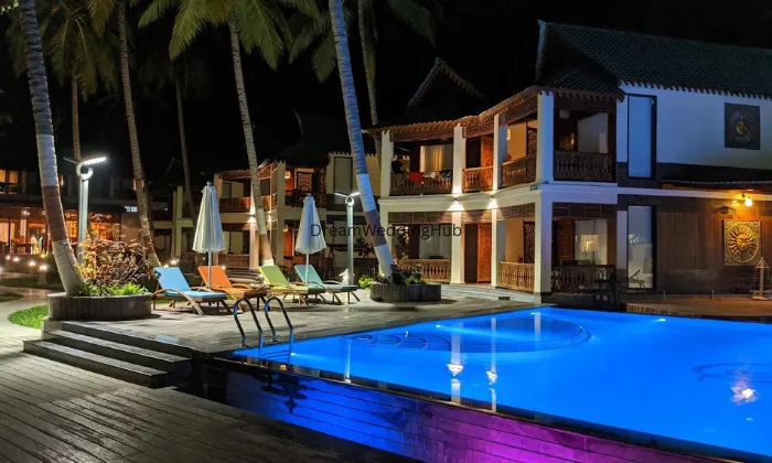 Sandyy Wavess Beach Resort